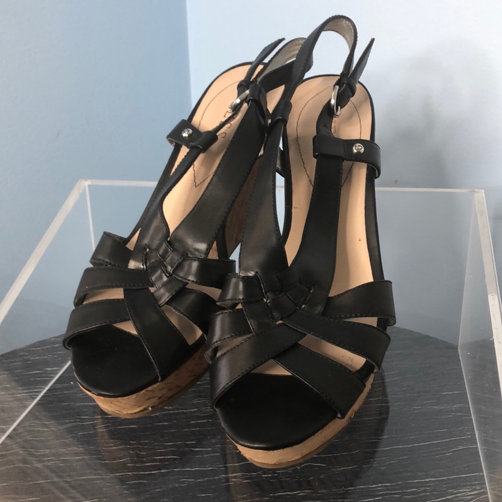 Guess Kayce Sandal Sz 9